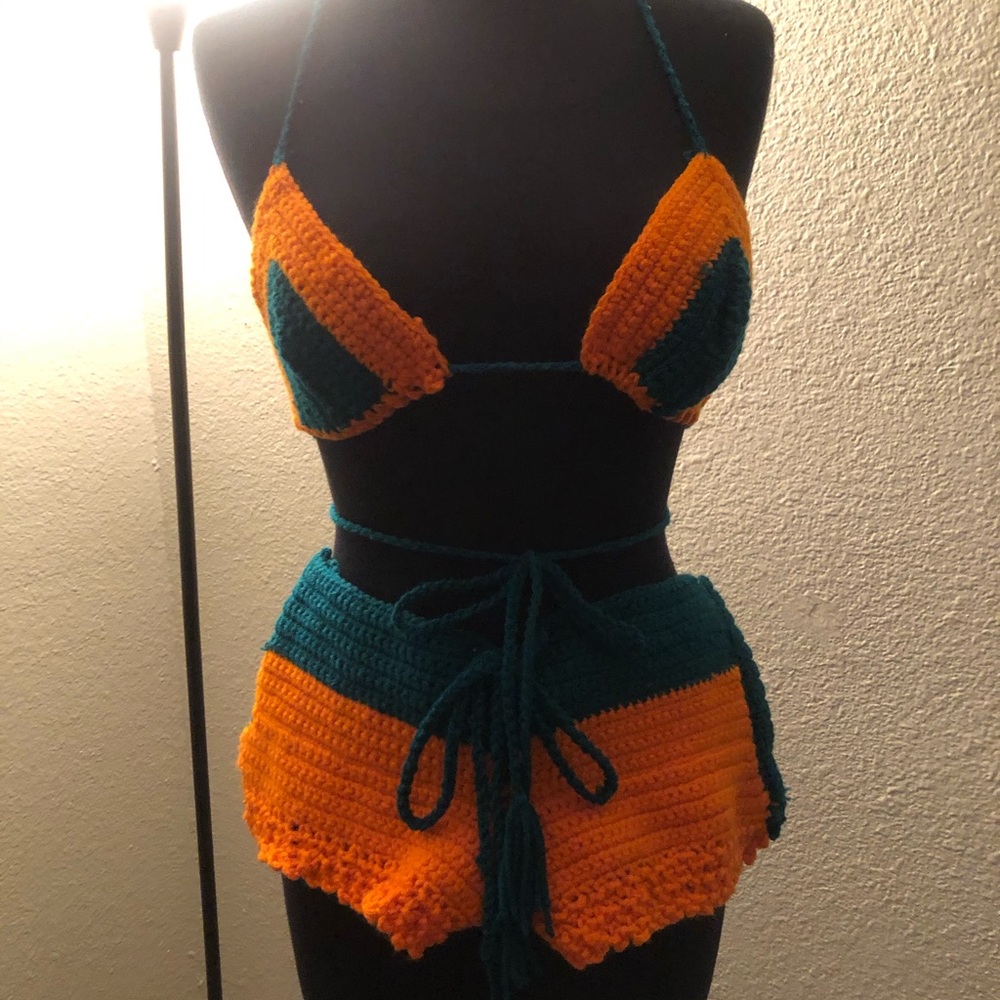 Crotchet top and shorts